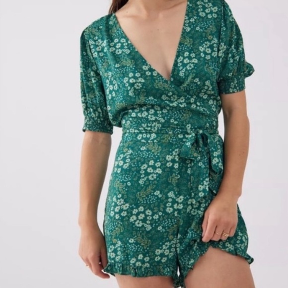 NWOT Urban Outfitters Sorento Floral Wrap Romper